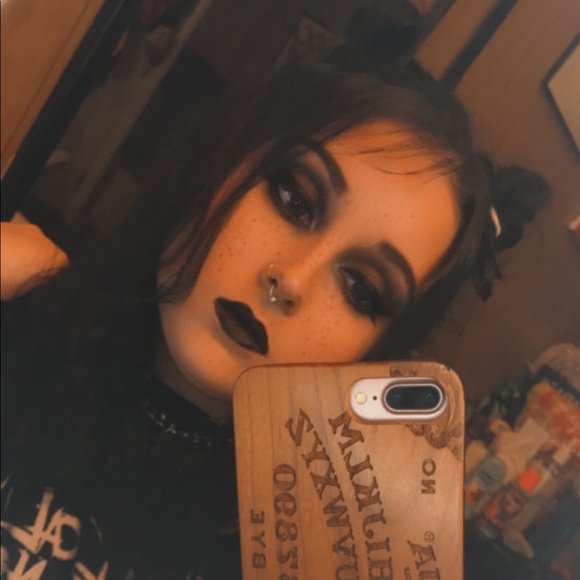 Meet your Posher, Christy - Picture 2 of 9